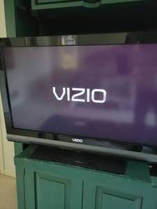 lot 28 image: 32 Vizio TV with remote model E320VA