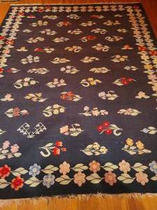 lot 43 image: 8 x 10 Floral Pattern Kilim Area Rug.