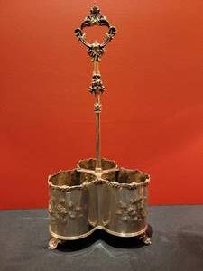 lot 47 image: Antique Silver Plated 3 Bottle Wine Caddy