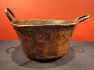 lot 53 image: Antique Copper Handled Bowl.