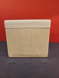 lot 54 image: Vintage Italian Bitossi Square PlanterPot. MCM.