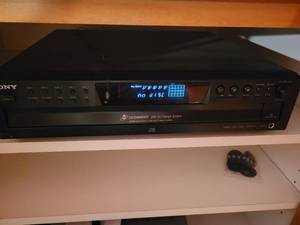 lot 57 image: Sony 5 CD changer.  CDP - CE375.
