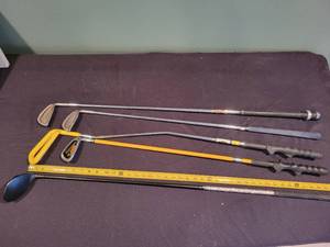 lot 90 image: Ping Driver. Golf Trainer Clubs.