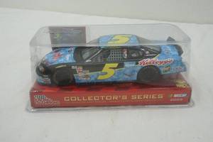 lot 9 image: Racing Champions Collectors series model car