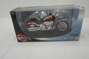 lot 13 image: Hot Wheels Harley Davidson  Softail Deuce model