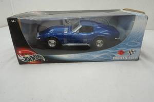 lot 27 image: Hot Wheel 69 Corvette model car
