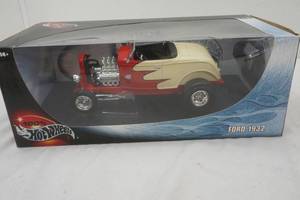 lot 29 image: Hot Wheels Ford Hot rod