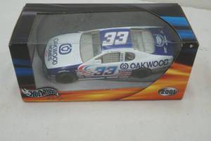 lot 44 image: Hot Wheels 2001 Model Car #33