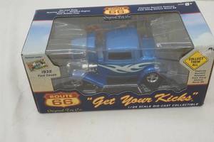 lot 46 image: Route 66 1932 Ford Coupe model car
