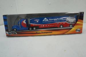 lot 63 image: Hot Wheels Racing #44 Georgia-Pacific