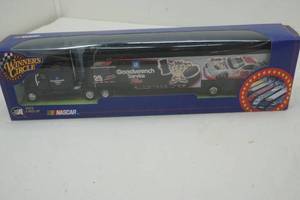 lot 64 image: NASCAR Winners Circle #29 Kevin Harvick