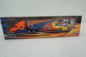 lot 73 image: Hot Wheels Racing Scott Pruett Tide Racing