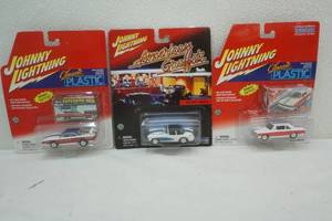 lot 105 image: Johnny Lightning Classic Plastic series