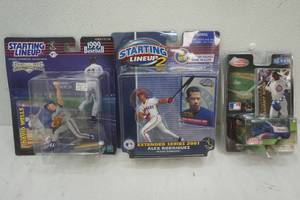 lot 206 image: Baseball collectible Lot