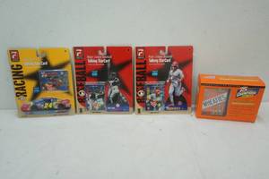 lot 208 image: Baseball and NASCAR Collector Card Lot
