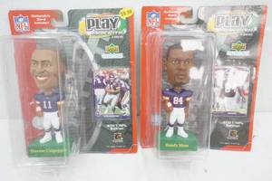 lot 212 image: NFL Bobbleheads