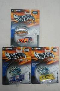 lot 235 image: NASCAR Hot Wheels Racing 2002 Special Edition