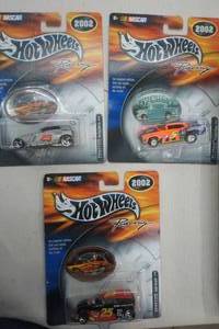 lot 245 image: NASCAR Hot Wheels Racing 2002 lot