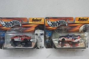 lot 248 image: Hot Wheels Select series 2ct display tray