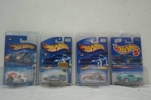 lot 298 image: Hot Wheels 4ct in plastic clamshell case