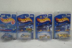 lot 301 image: Hot Wheels 4ct in plastic clamshell case