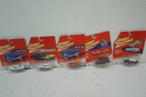 lot 304 image: Johnny Lightning 5 Ct. Variety