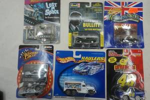 lot 306 image: Hot Wheels, Winners Circle, Johnny lightning, Revell, Racing Champions
