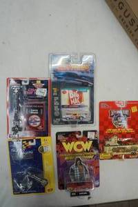lot 307 image: NASCAR Racing Champions , Johnny Lightning, Super Bikes
