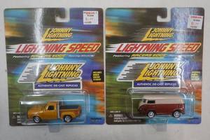 lot 314 image: Johnny Lightning 2ct Lightning Speed series