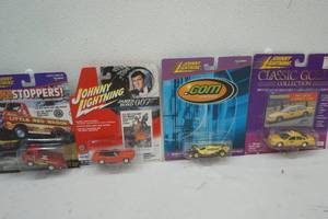 lot 317 image: Johnny Lightning 4ct variety