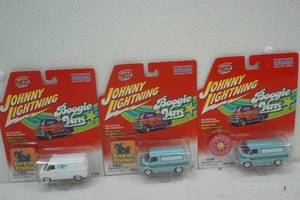 lot 322 image: Johnny Lightning Boogie Vans 3ct