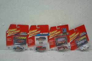 lot 325 image: Johnny Lightning 4ct variety collectibles