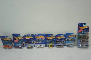 lot 339 image: Hot Wheels 10ct Variety lot