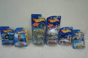 lot 345 image: Hot Wheels 10ct Variety lot