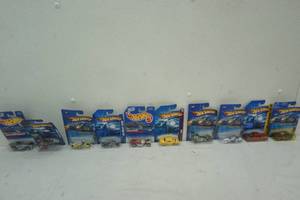 lot 348 image: Hot Wheels 10ct Variety lot