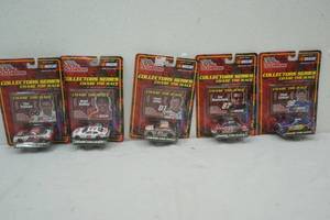 lot 350 image: NASCAR Racing Champions Collectors Series Chase the Race