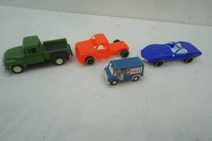 lot 390 image: 4ct Vintage plastic toy car lot