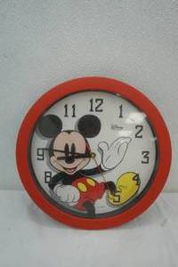 lot 396 image: Disney quartz clock