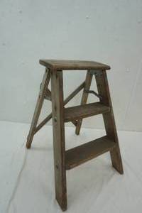 lot 402 image: wooden 2 step stool