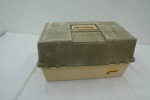 lot 404 image: vintage Plano tackle box