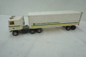 lot 405 image: Vintage metal John Deere Semi