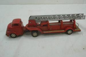 lot 406 image: vintage metal fire truck with extension ladder