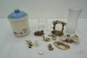 lot 410 image: ceramic and glass lot