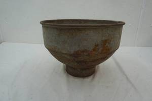 lot 424 image: Vintage Milk Strainer