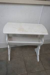 lot 429 image: Side Table