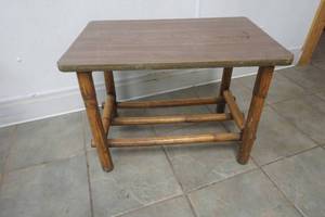 lot 430 image: End Table