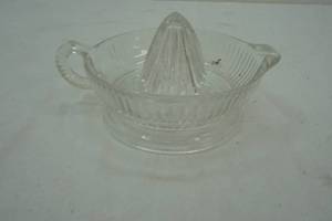 lot 453 image: Glass Juicer