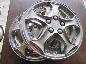 Set of 4 wheel covers with 5-lug bo...