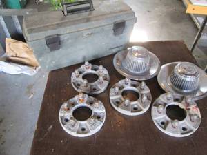 GM 5-bolt pattern wheel spacers plu...