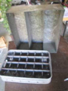 Pair of compartmentalized metal tra...